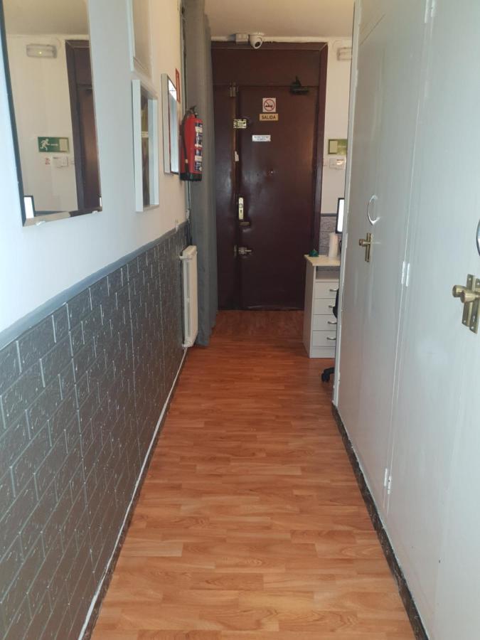 Hostal Diaz Madrid Exterior photo