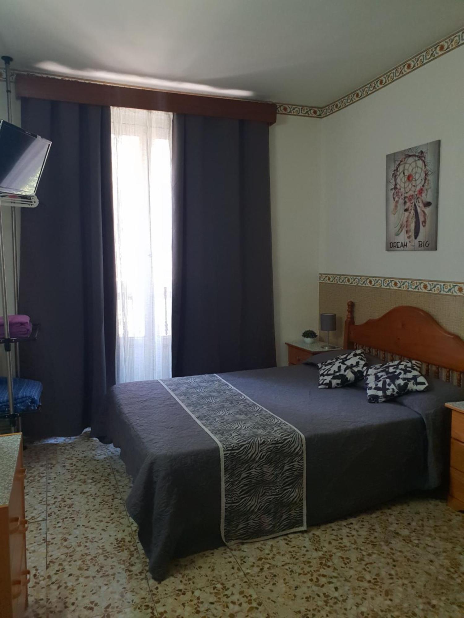 Hostal Diaz Madrid Room photo