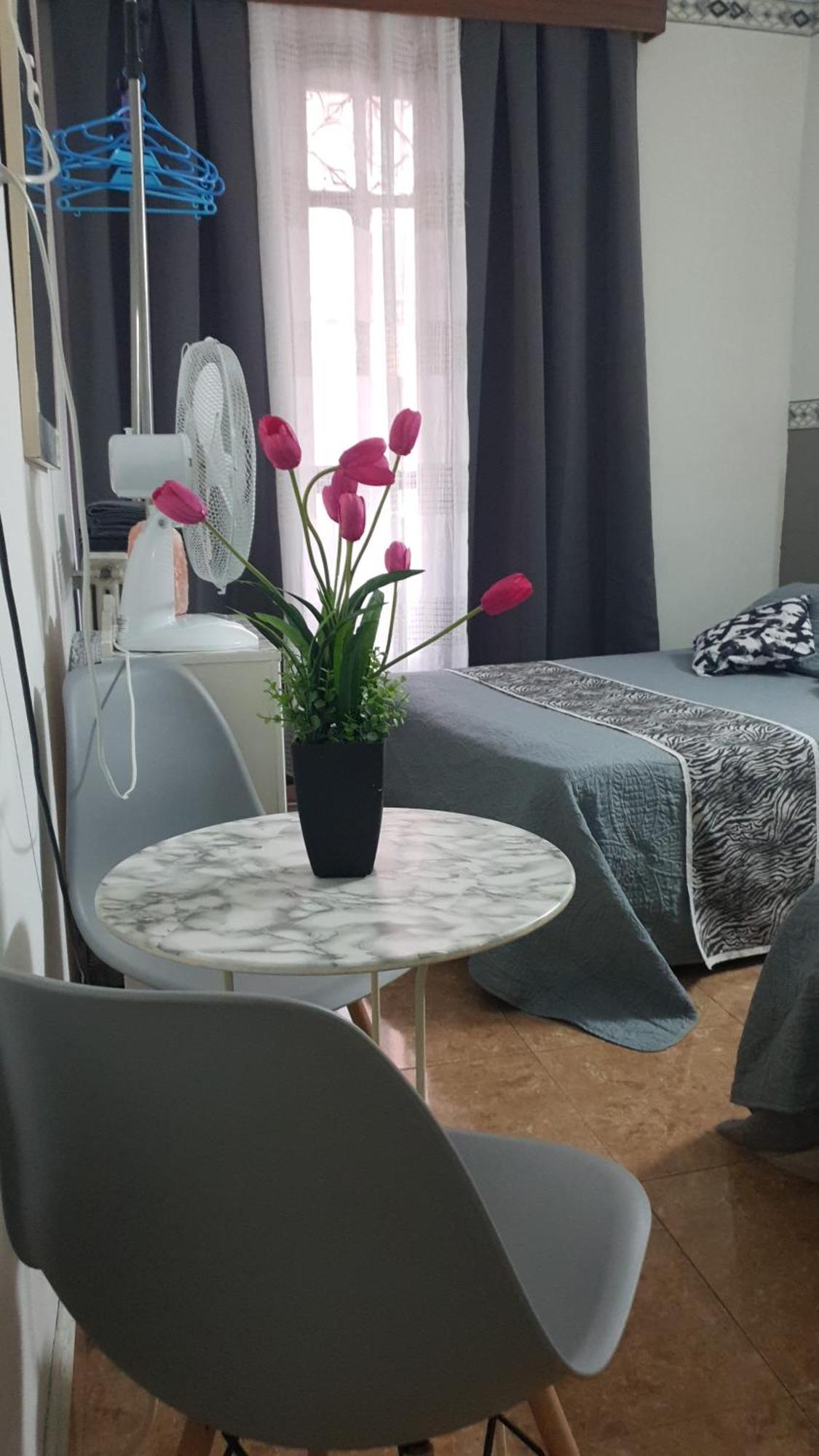 Hostal Diaz Madrid Room photo