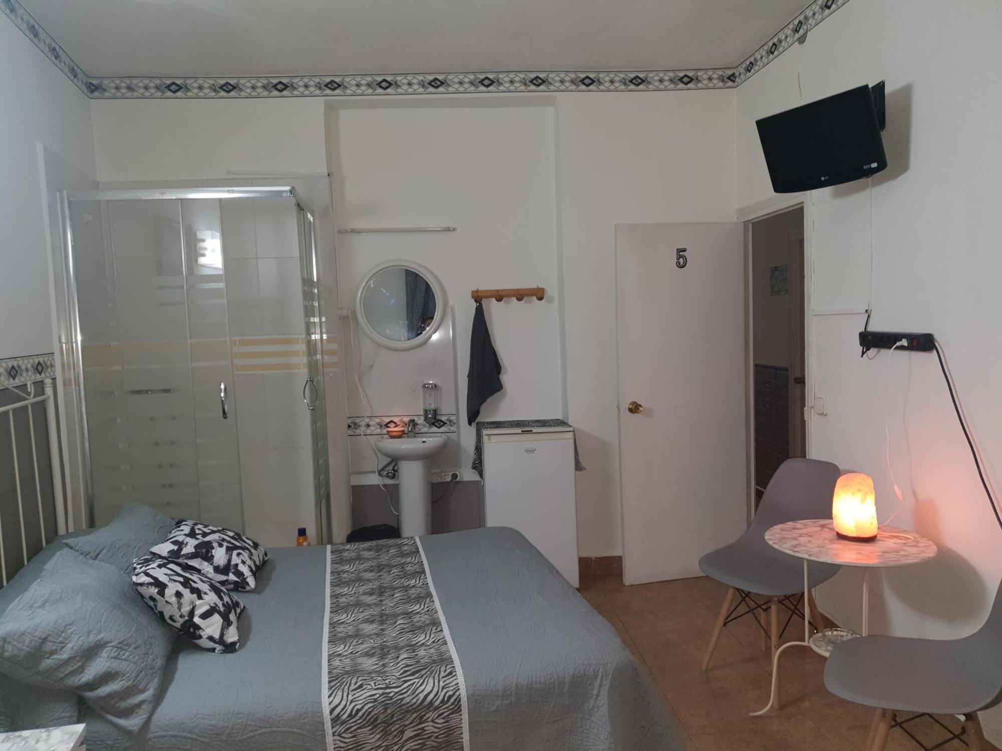 Hostal Diaz Madrid Room photo