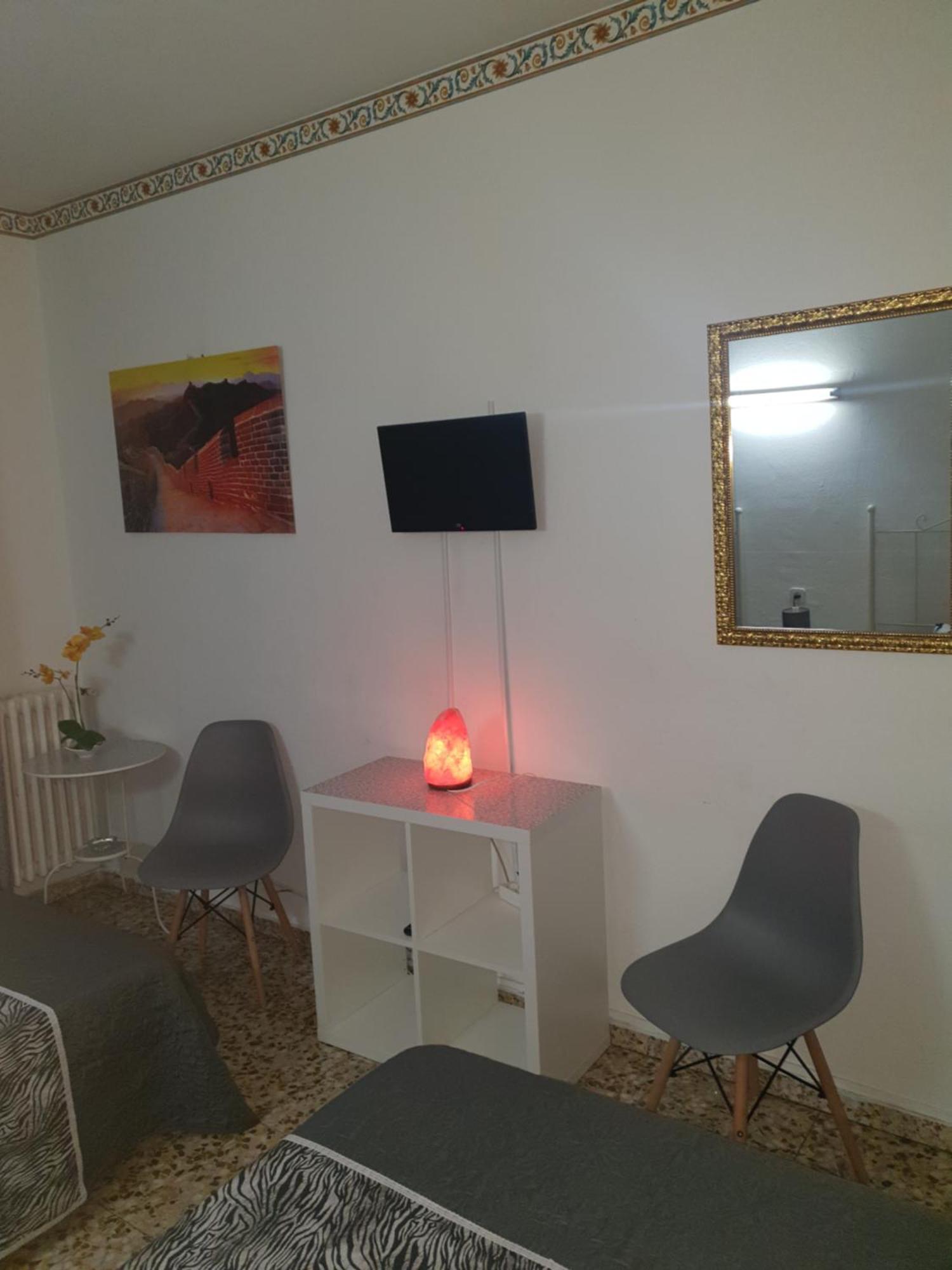 Hostal Diaz Madrid Room photo