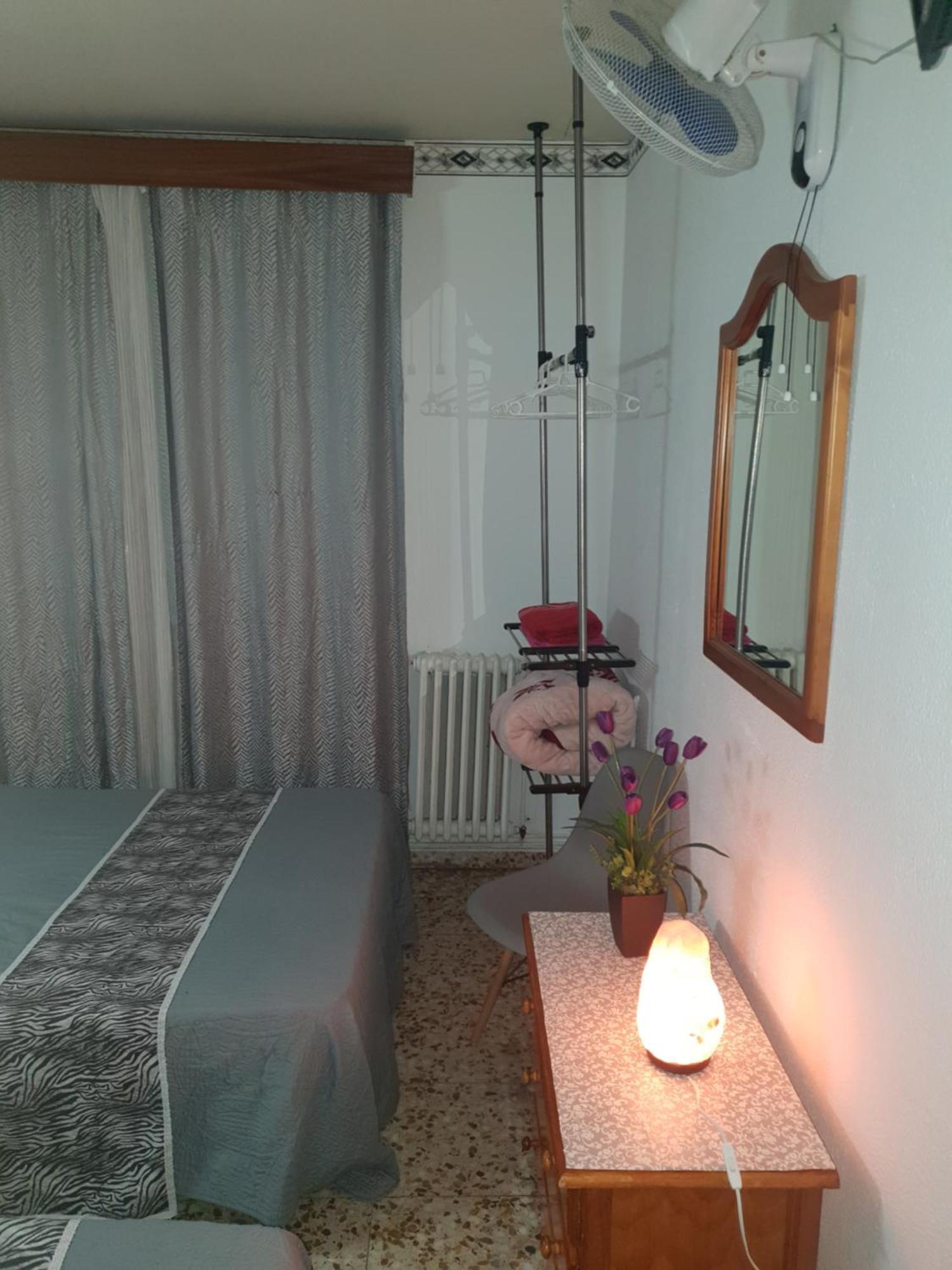 Hostal Diaz Madrid Room photo
