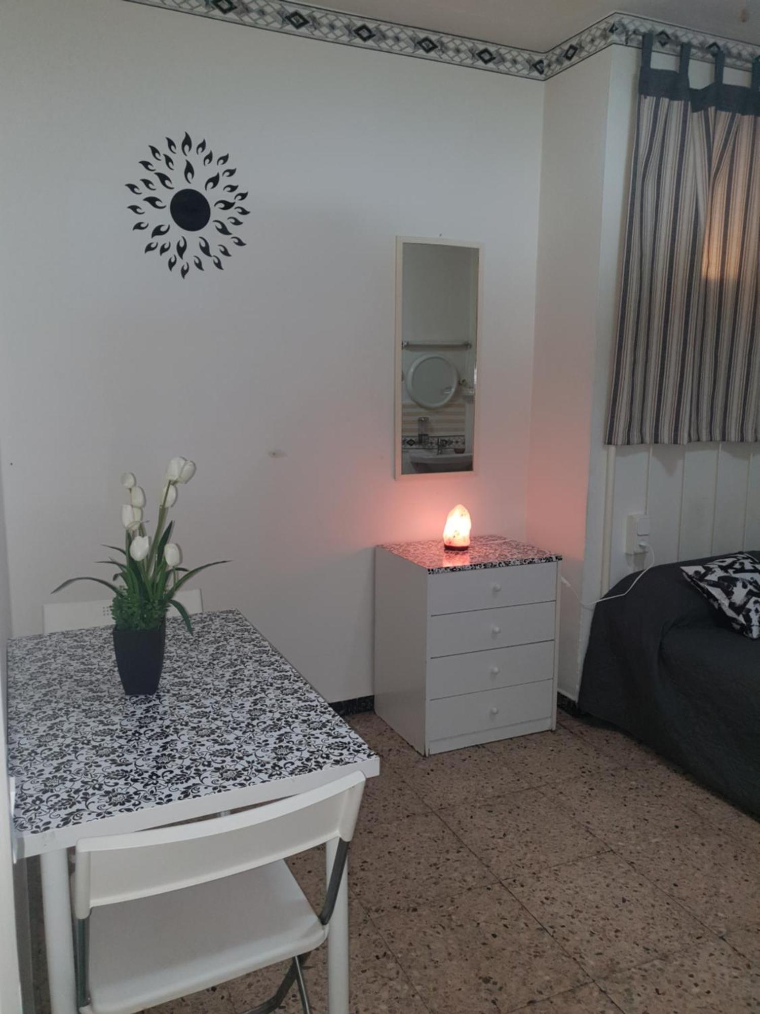 Hostal Diaz Madrid Room photo